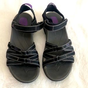 Teva Size 8